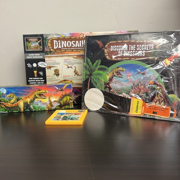Amazon toys dinosaur learning book with magic flashlight 2 dinosaur